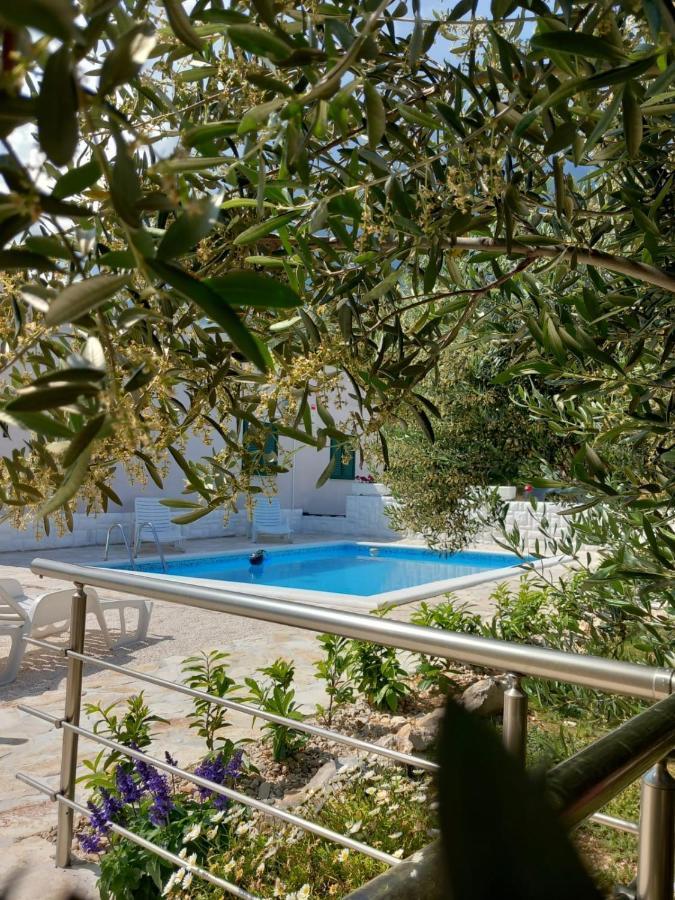 Holiday House M&A&K With Swimming Pool Kastel Stafilic Ngoại thất bức ảnh