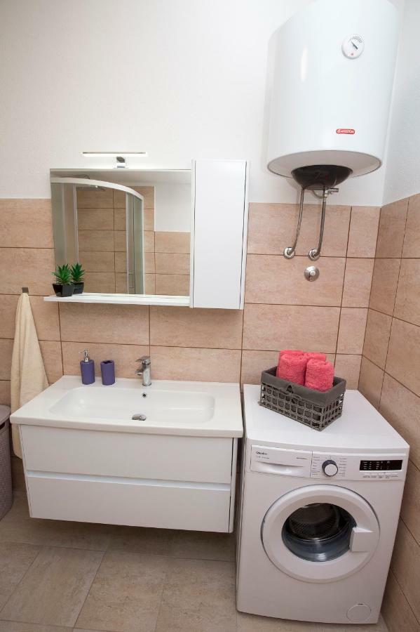 Holiday House M&A&K With Swimming Pool Kastel Stafilic Ngoại thất bức ảnh